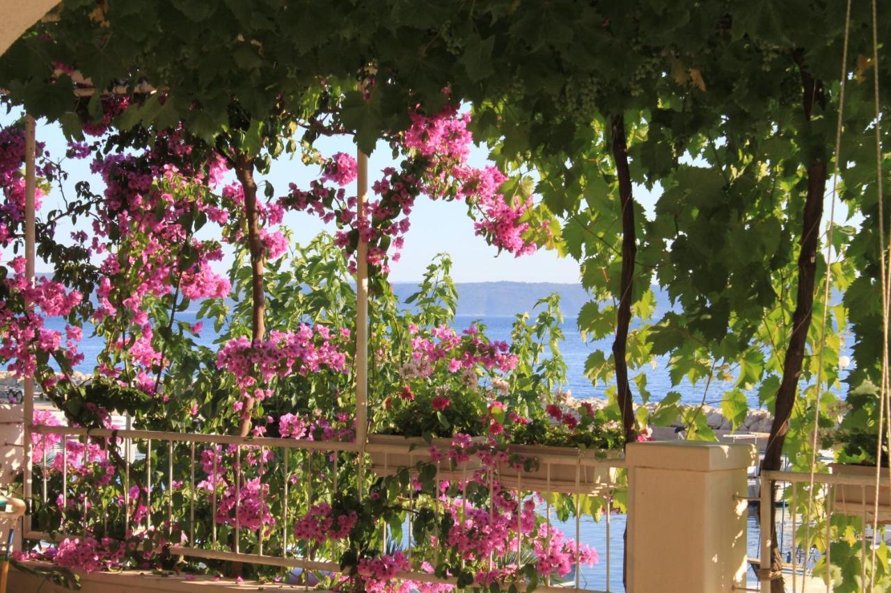 Apartments By The Sea Podgora, Makarska - 6596 Bagian luar foto